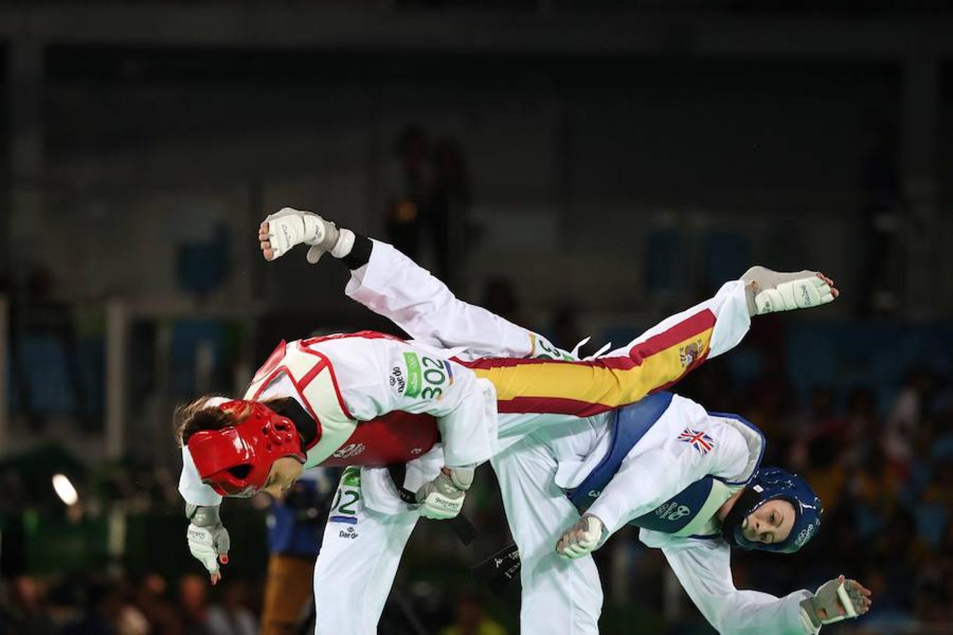 Plata para España. Eva Calvo no consiguió imponerse a la británica Jade Jones que demostró una técnica espectacular en la final de taekwondo femenino. Durante el encuentro sin embargo la española mantuvo serias posibilidades de ganar, un encuentro de un enorme nivel.