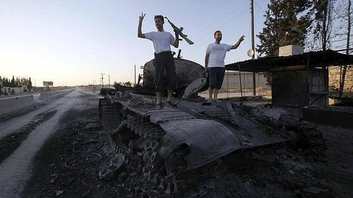 En julio de 2012, el Ejército Libre Sirio ataca Damasco y a los tres días Alepo, ciudad que quedó dividida desde entonces. 