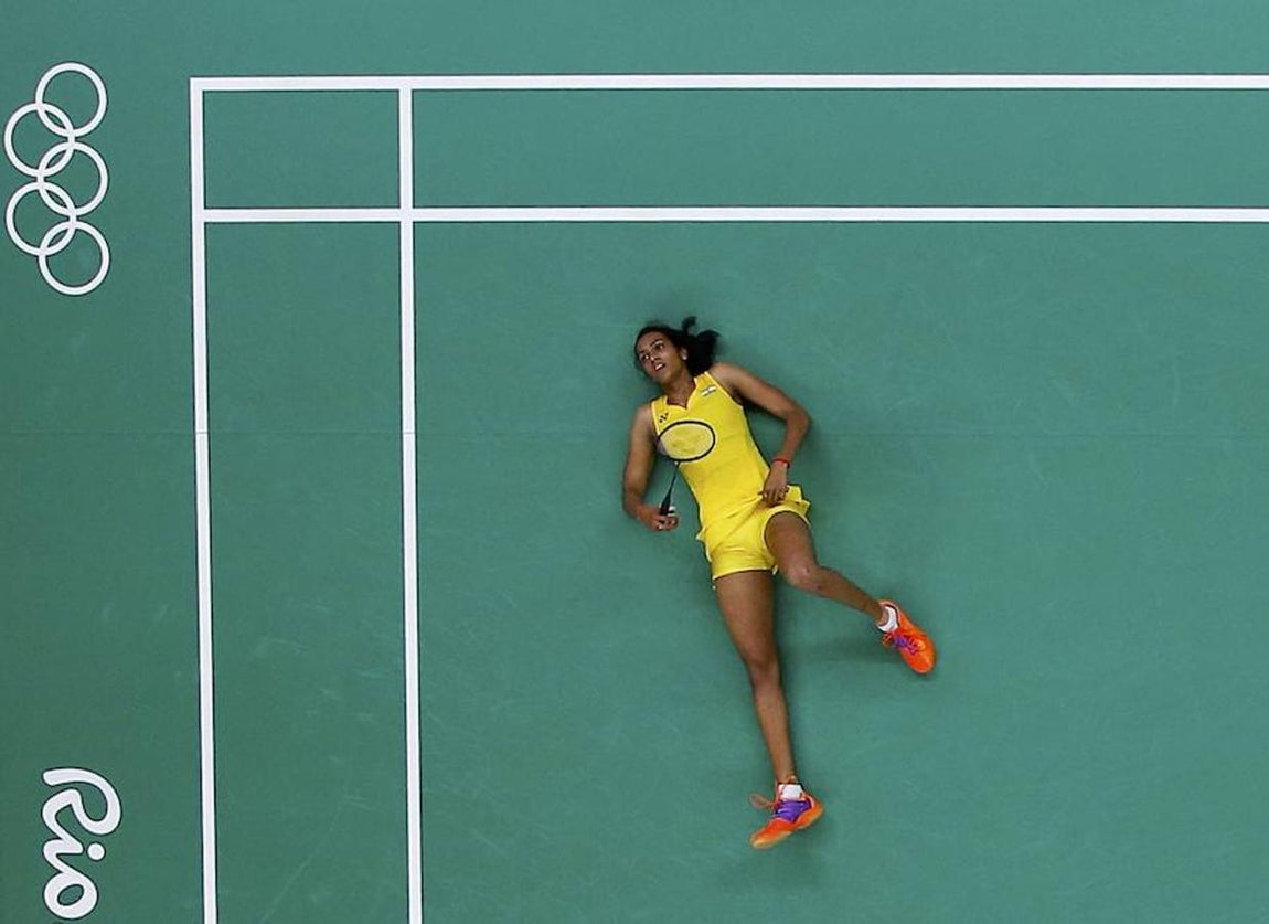 Las imágenes del oro olímpico de Carolina Marín en badmintón