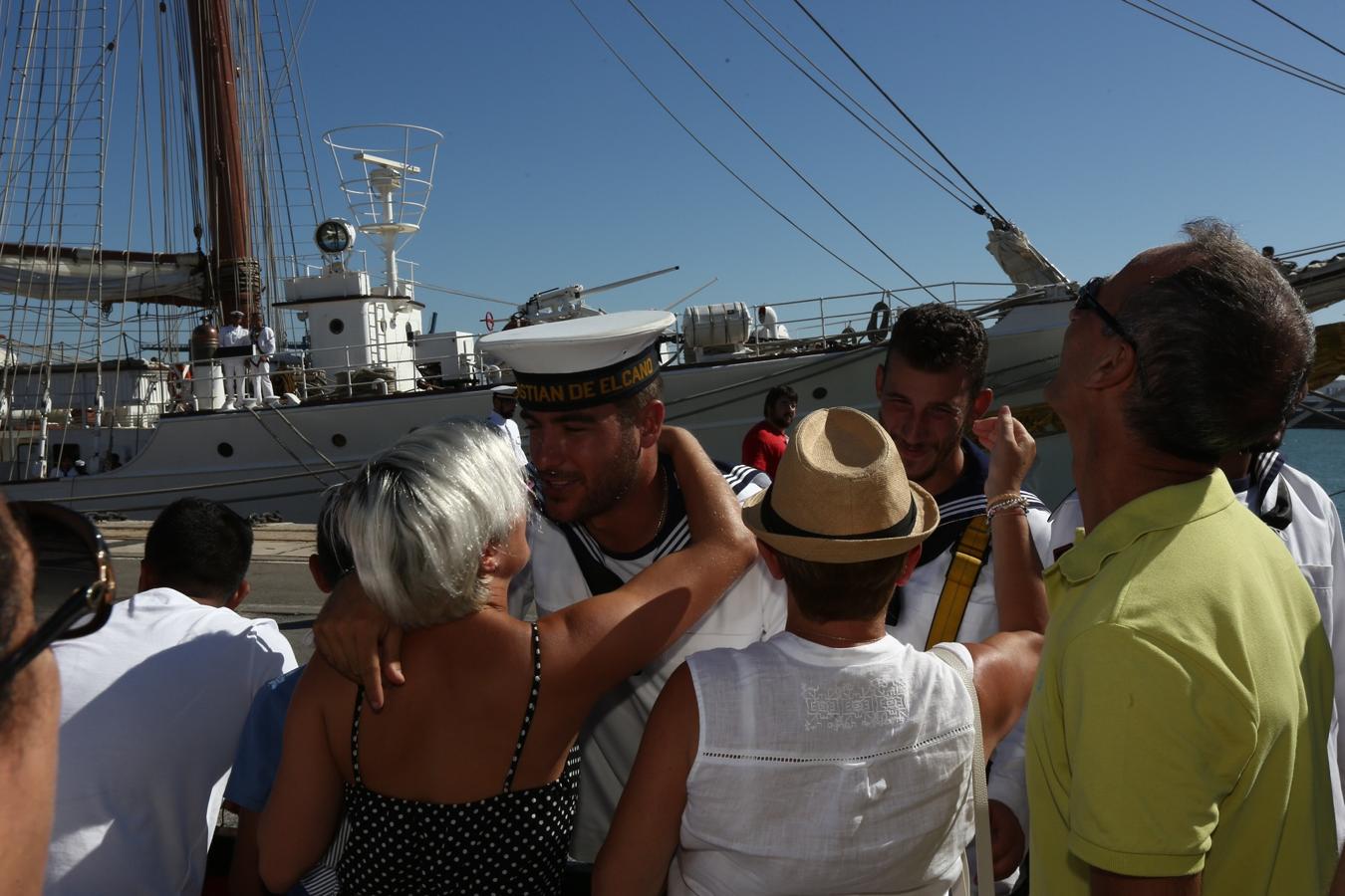 Salida del buque Elcano del puerto de Cádiz