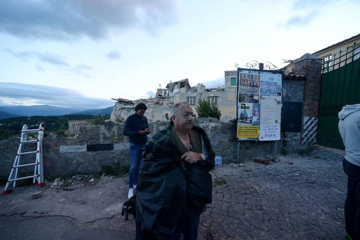 Pirozzi hizo un llamamiento a las autoridades del país para liberar las calles lo antes posible y poder ayudar a los posibles heridos afectados. «Tenemos espacio para que vengan helicópteros de socorro, pero la prioridad es liberar las calles». 