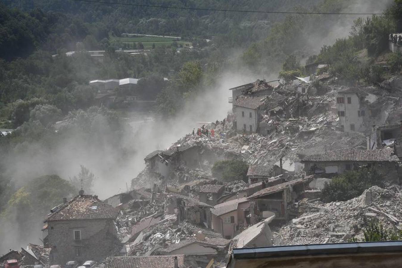 Vista de los destrozos causados por el terremoto en la localidad de Arquata del Tronto, en la provincia de Ascoli Piceno, región de Marcas