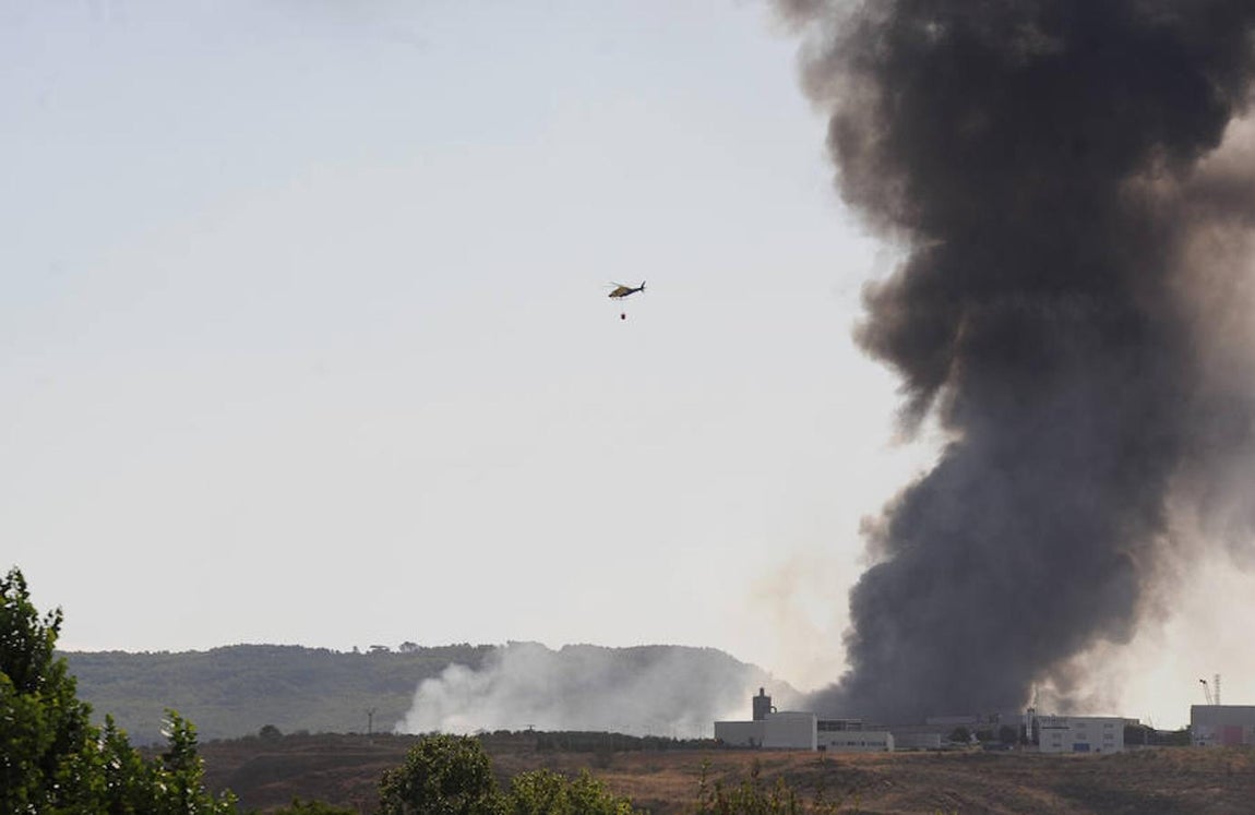 09. Además de la UME, en las tareas de extinción del incendio continúan trabajando bomberos del Consorcio Provincial de Guadalajara, del Ayuntamiento de la capital, de la Comunidad de Madrid y del plan de emergencias de incendios forestales de Castilla-La Mancha.