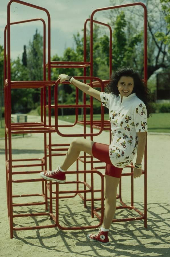 Desde muy joven su belleza llamó la atención de su entorno. Fue coronada «Miss Atlántico» en los ochenta. 