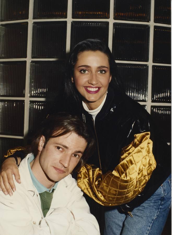 A principios de los 90 presentó el programa juvenil «Olla de grillos», de Televisión Española, junto a Arcadio Pascual. 