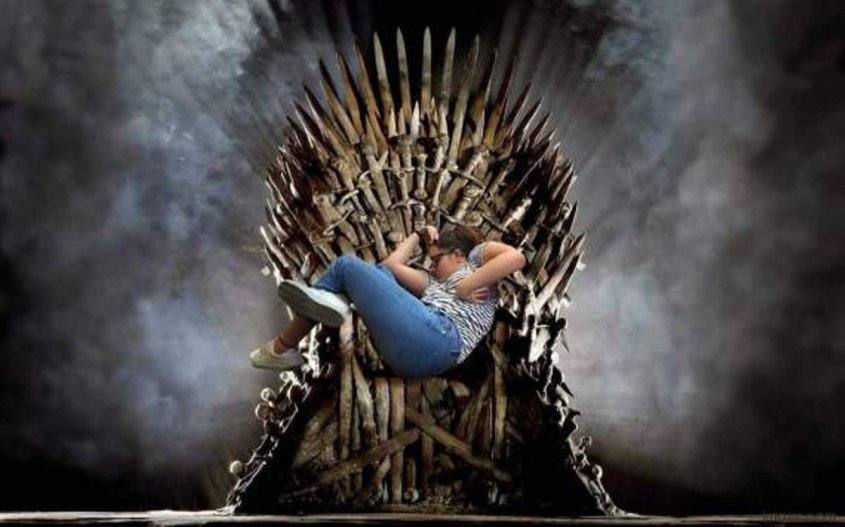 Ocupando el Trono de Hierro (Juego de Tronos).. 