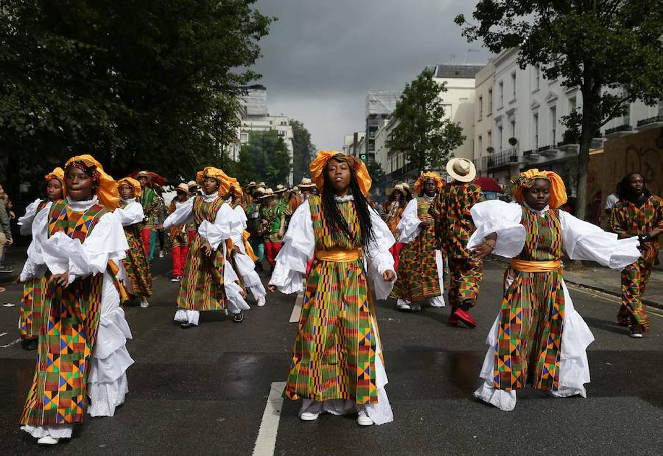 Desfile del primer día en Notting Hill. 