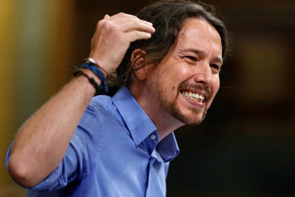 Pablo Iglesias replica a Rajoy y vuelve a insistir en que los miembros de Unidos Podemos no reciben ningún tipo de presión puesto que son independientes y no «les ofrecen puestos en consejos». 