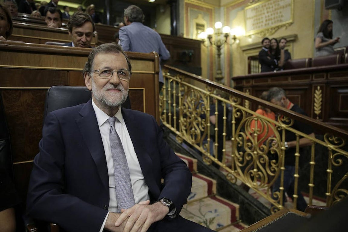 Pedro sánchez acusa de «incapaz» a Mariano Rajoy por no haber sido capaz de conseguir los apoyos para salir investido. 