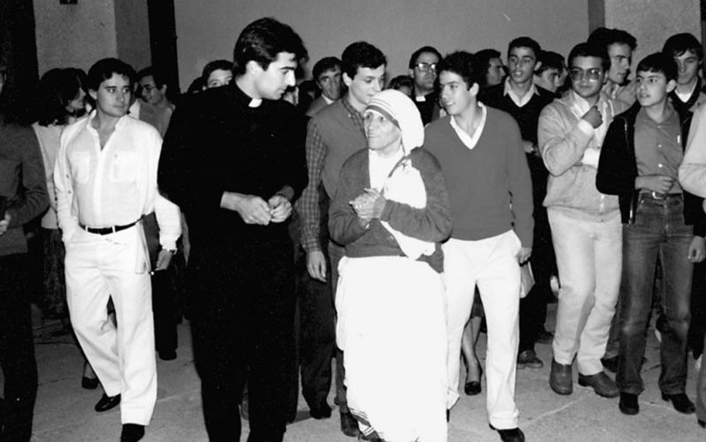 La Madre Teresa de Calcuta durante su visista relámpago al Seminario Mayor de San Ildefonso,el 29 de septiembre de 1982.. 