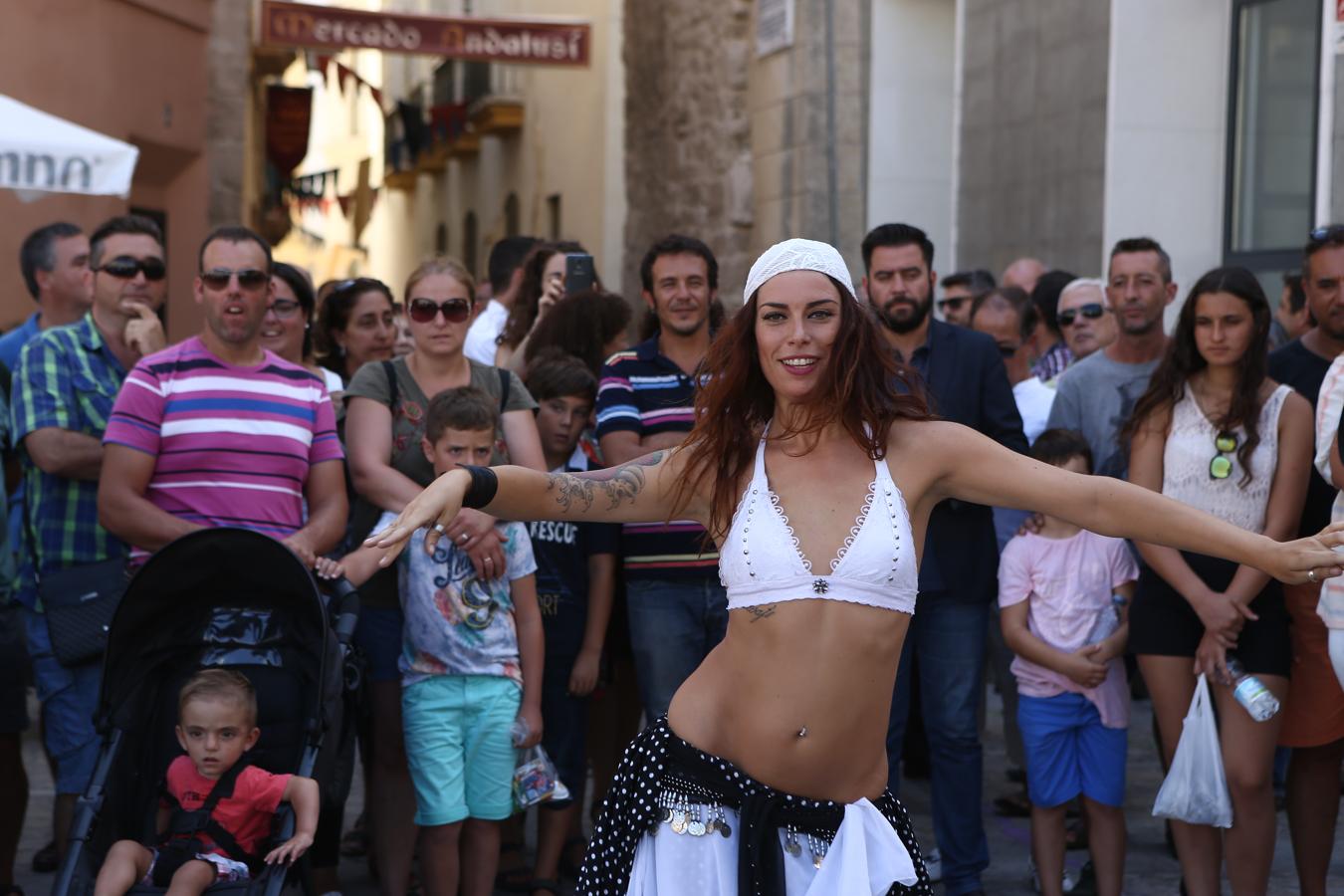 Cádiz se transforma en un gran mercado andalusí, en imágenes