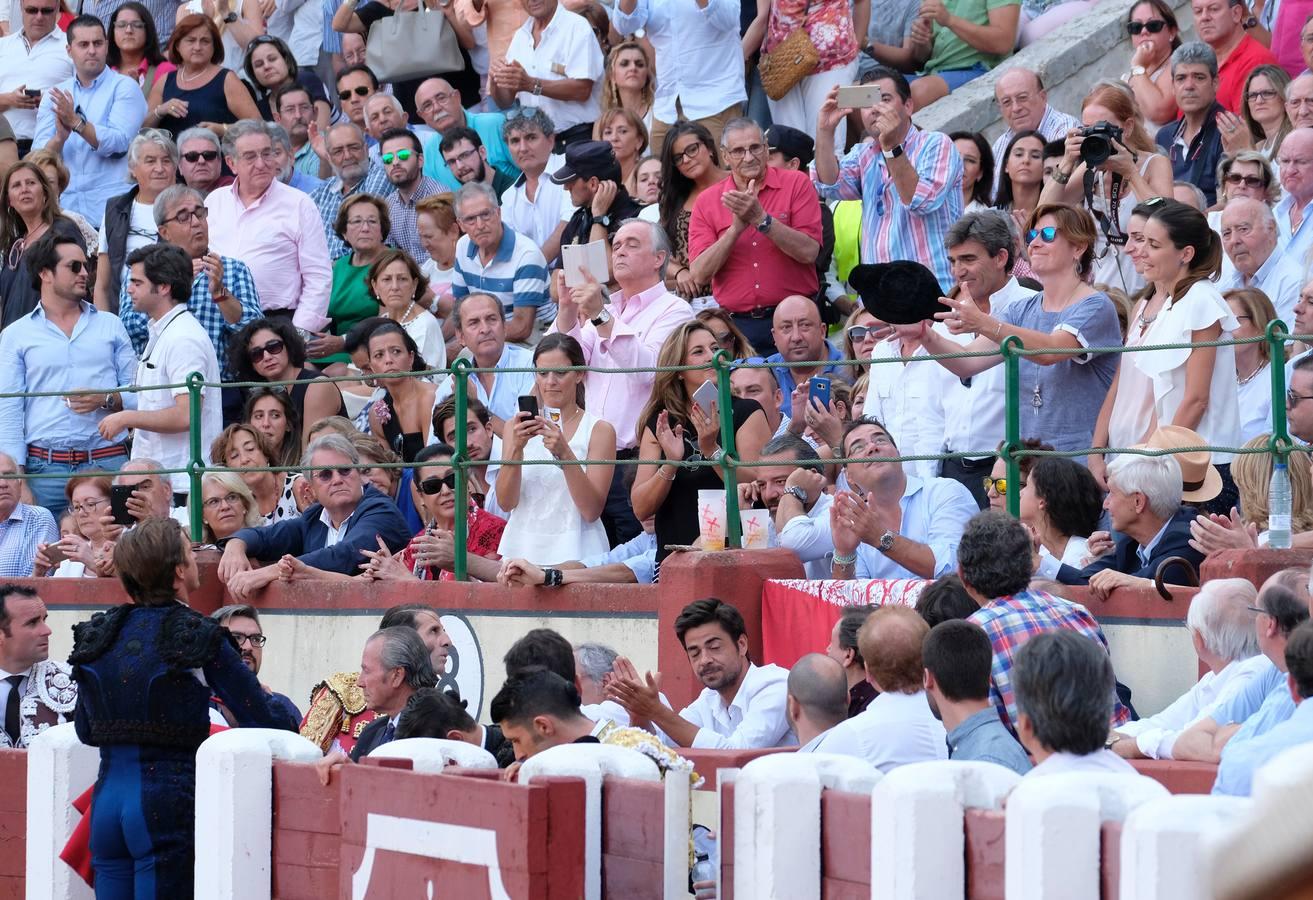 Brindis de El Juli a la familia de Víctor Barrio. 