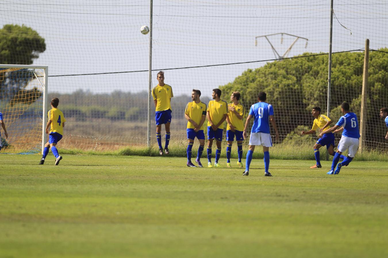 Las imágenes del Cádiz B - Xerez CD (1-0)