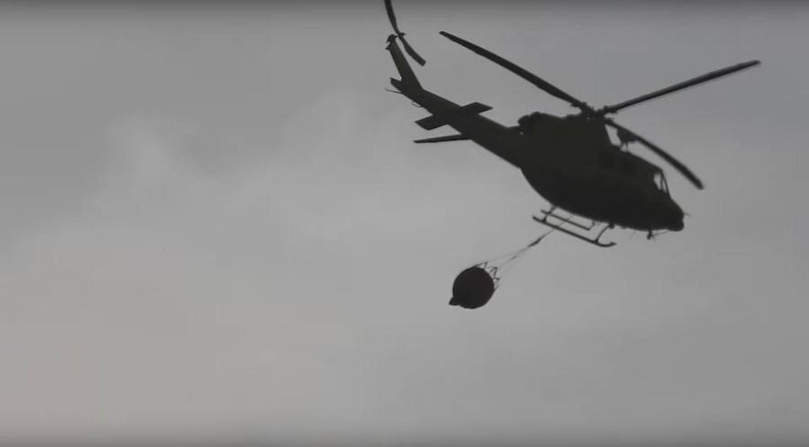 Durante la noche han actuado alrededor de 300 efectivos de los bomberos y de las brigadas rurales, a lo que se suman los miembros de la Unidad Militar de Emergencias (UME). 