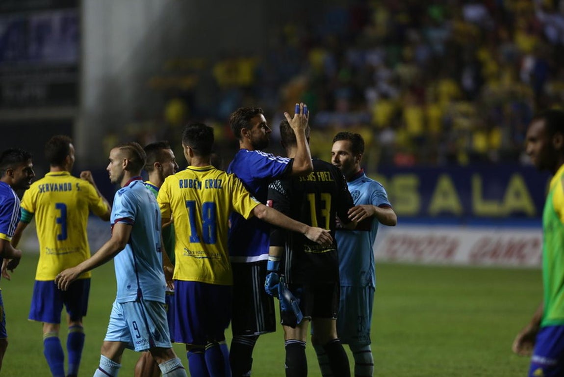 Fotos: El Cádiz se impone en los penaltis (3-2)