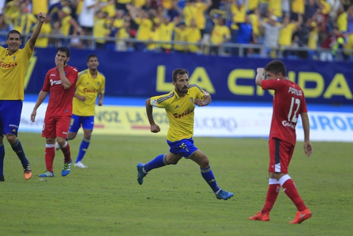 Las imágenes del Cádiz 3 -0 Getafe (II)