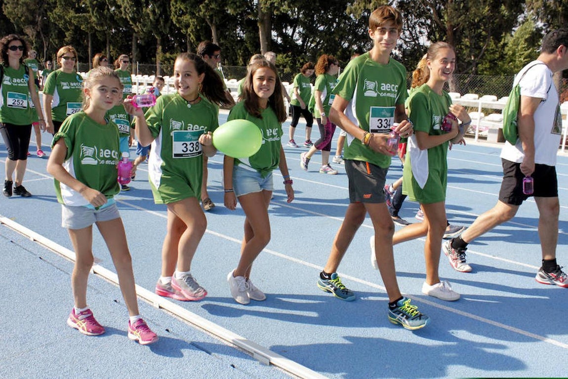 La I Carrera y Marcha Solidaria contra el cáncer, en imágenes
