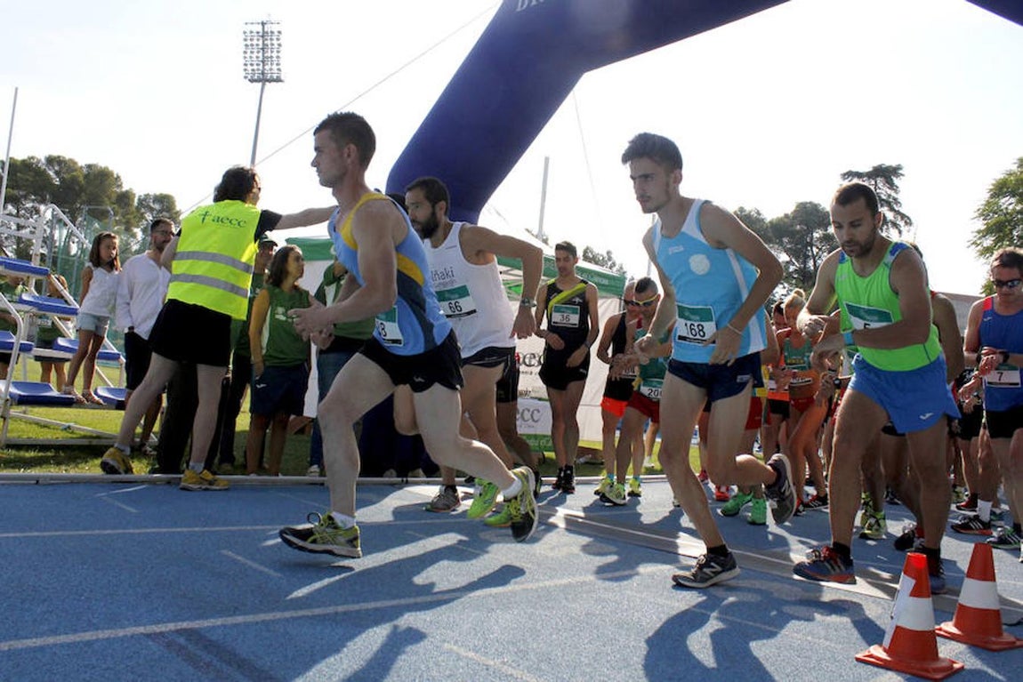 La I Carrera y Marcha Solidaria contra el cáncer, en imágenes