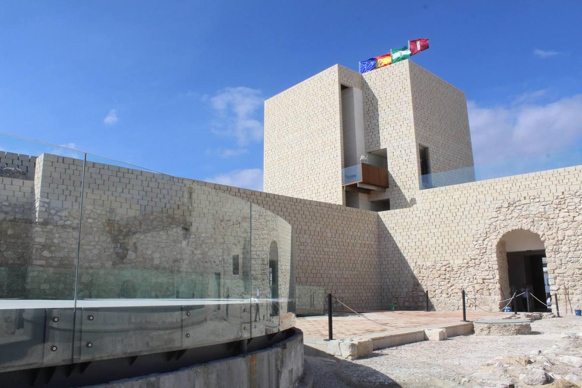 El rehabilitado castillo medieval de Baena, en imágenes