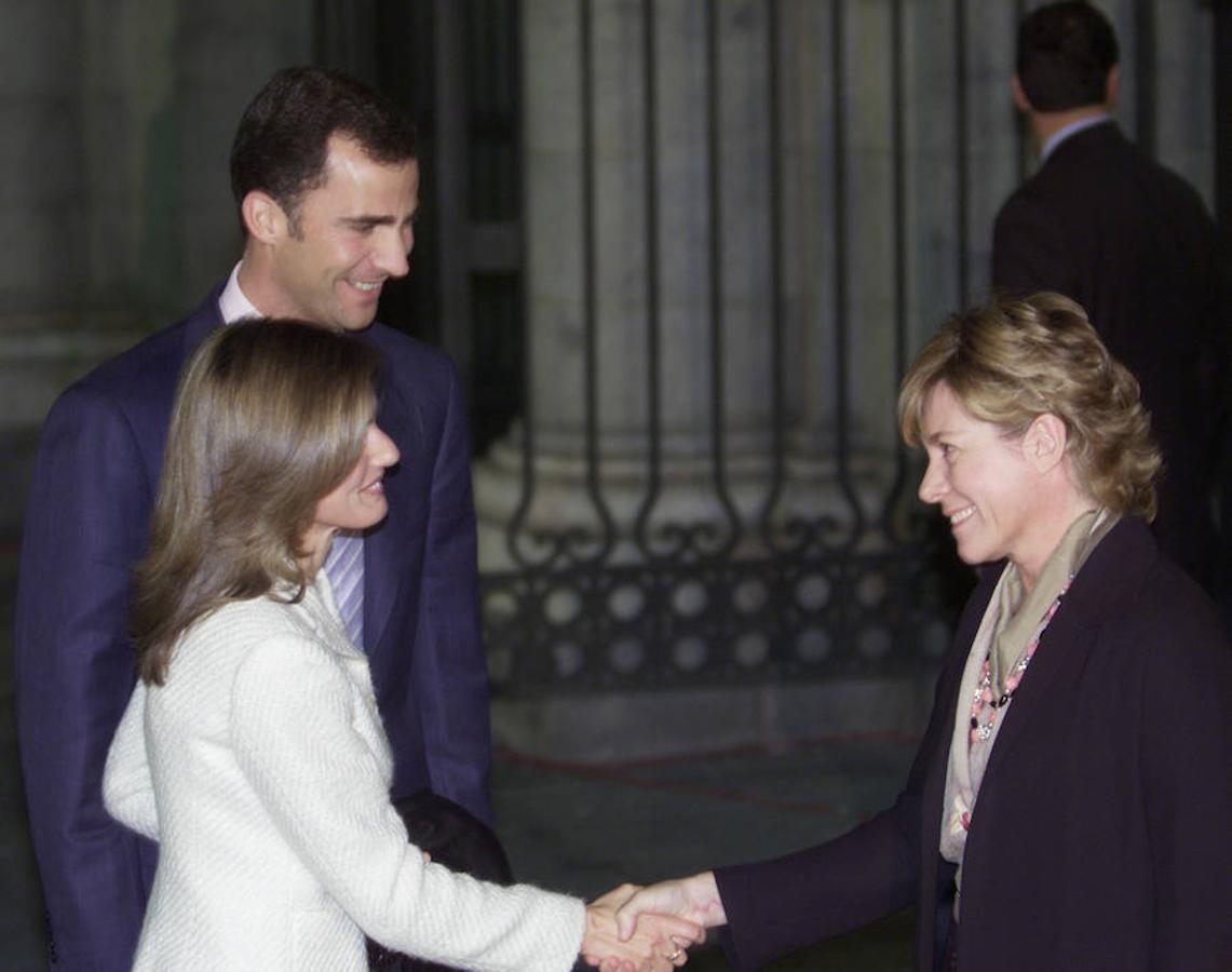 Antes de su matrimonio, Letizia ejerció de periodista y trabajó en varios periódicos y cadenas de televisión. 