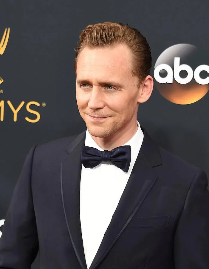 Tom Hiddleston, ex de Taylor Swift, a su llegada a los Emmys