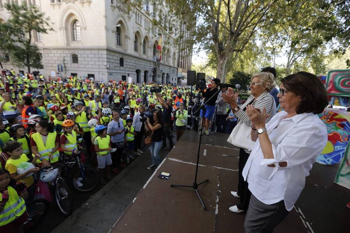 La alcaldesa de Madrid, Manuela Carmena, inaugura la Semana de la movilidad. 