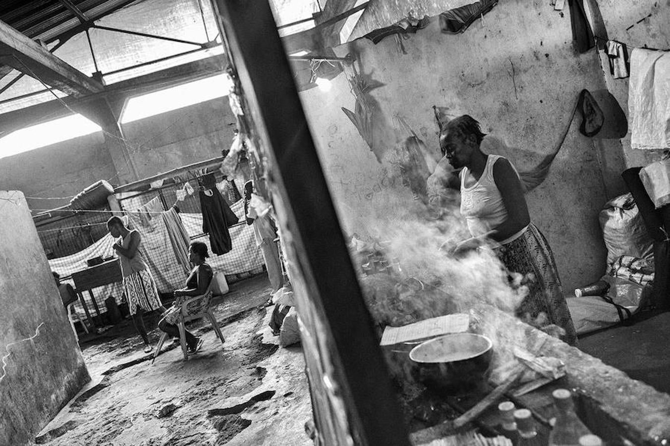 Desplazados internos de la comunidad de Pulbusa, cerca del río Tapage, en 2009. 