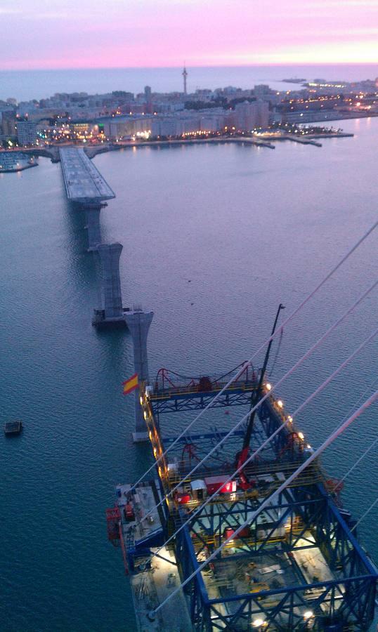 Vistas de las obras del Segundo Puente desde la grúa de la pila 12