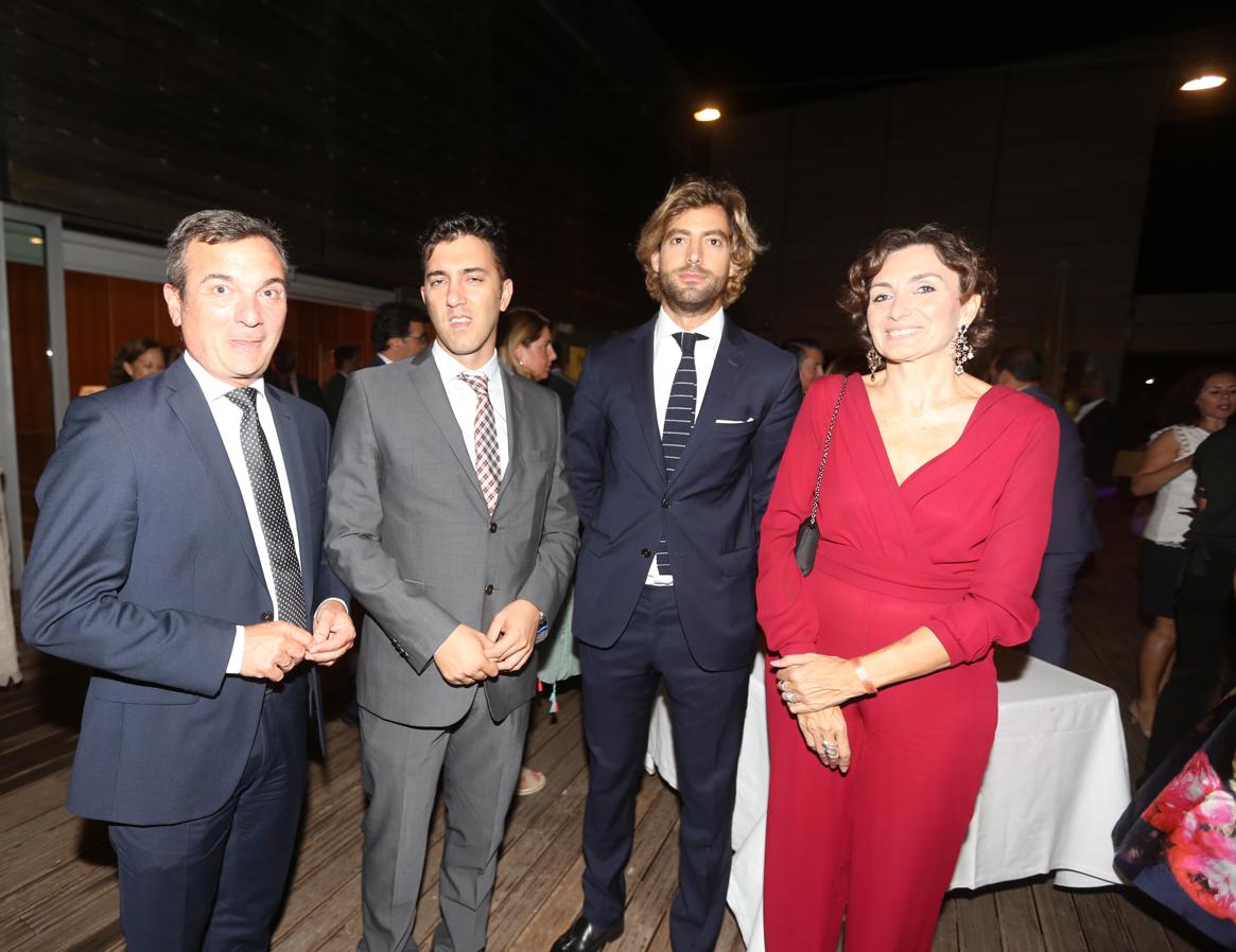 El rector de la UCA, Eduardo González Mazo, Jesús Belgrano, Javier Mejías y Carmen Romero