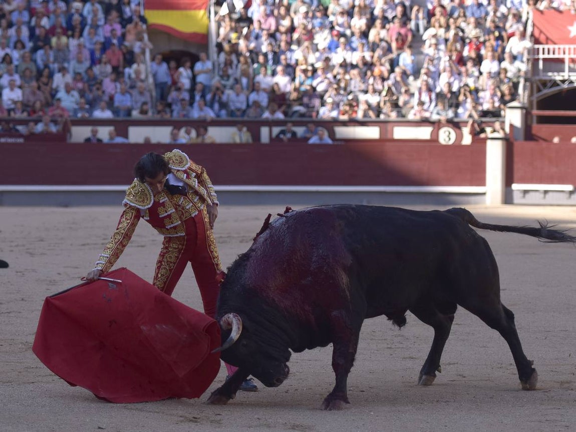 Las épicas faenas de Curro Díaz y José Garrido en la Feria de Otoño, foto a foto