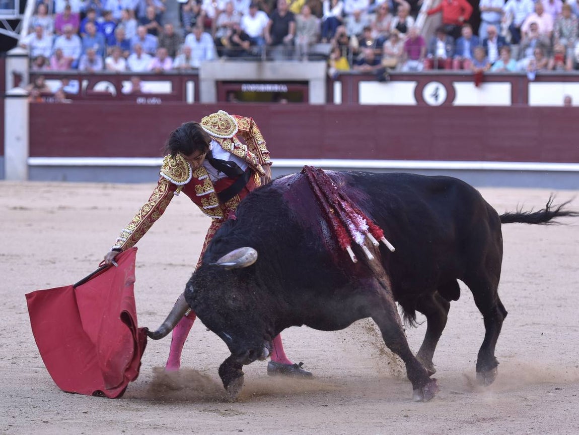 Las épicas faenas de Curro Díaz y José Garrido en la Feria de Otoño, foto a foto