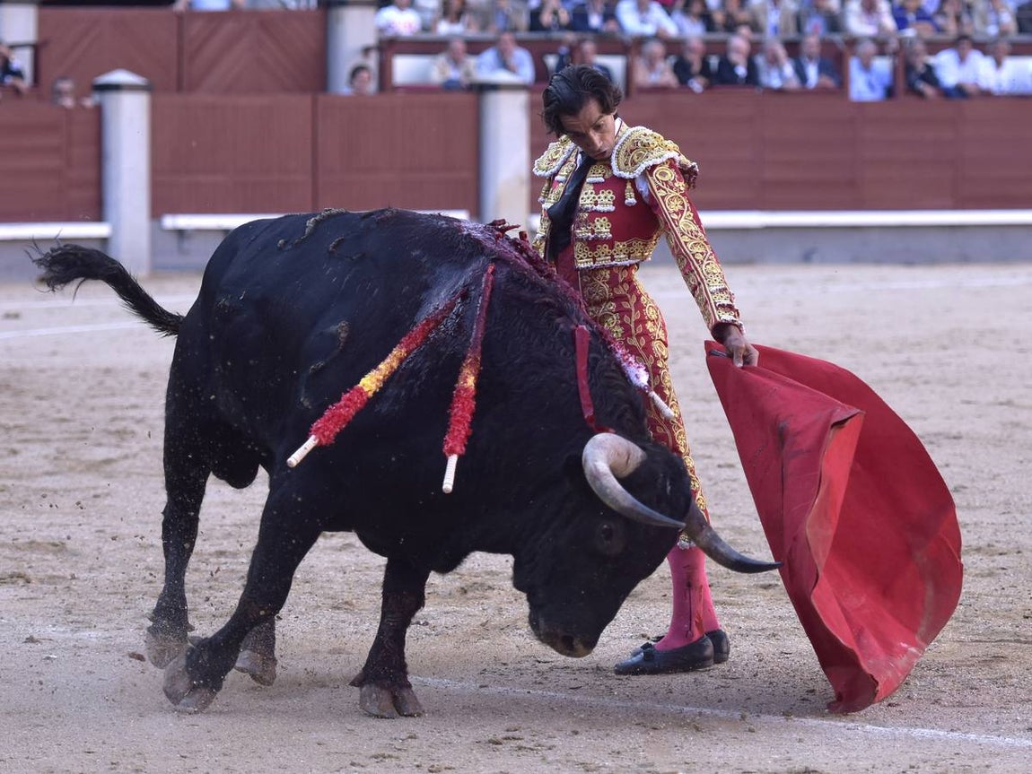 Las épicas faenas de Curro Díaz y José Garrido en la Feria de Otoño, foto a foto