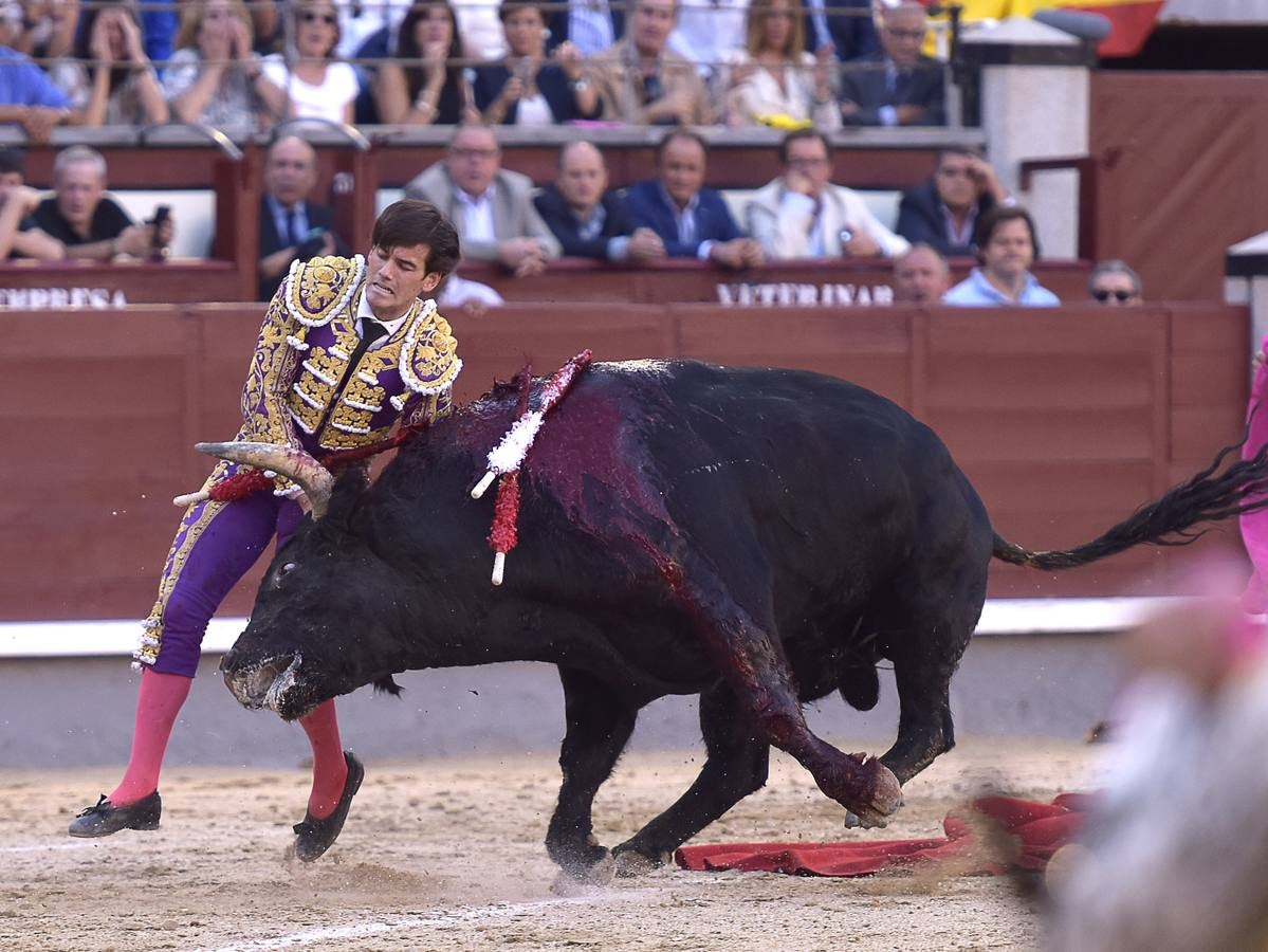 Secuencia de los espeluznantes percances de José Garrido en Las Ventas