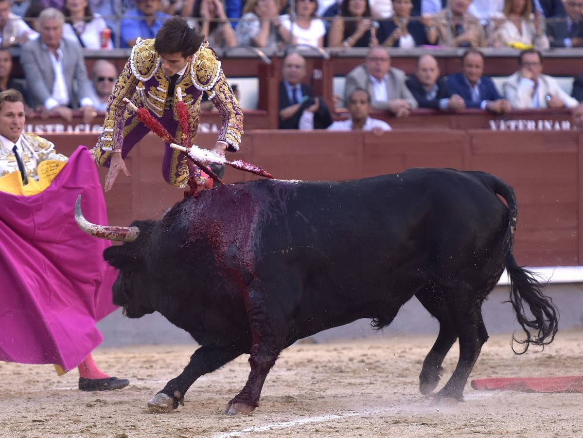 Secuencia de los espeluznantes percances de José Garrido en Las Ventas