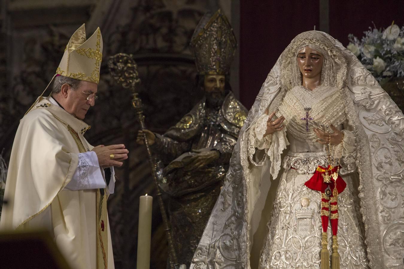 Emotivo Pontifical para la coronación en la Catedral