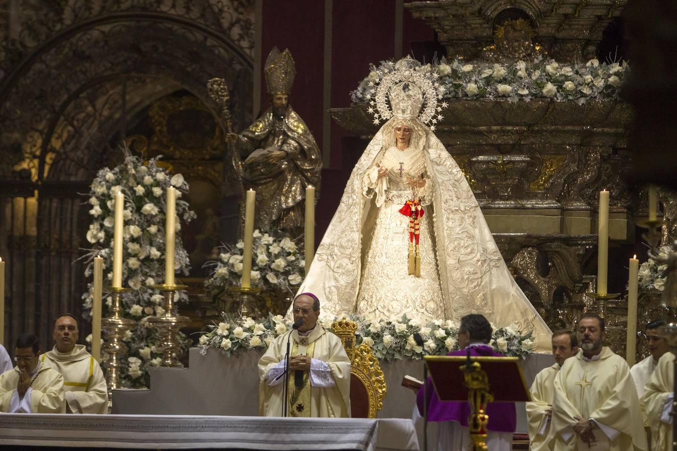 Emotivo Pontifical para la coronación en la Catedral