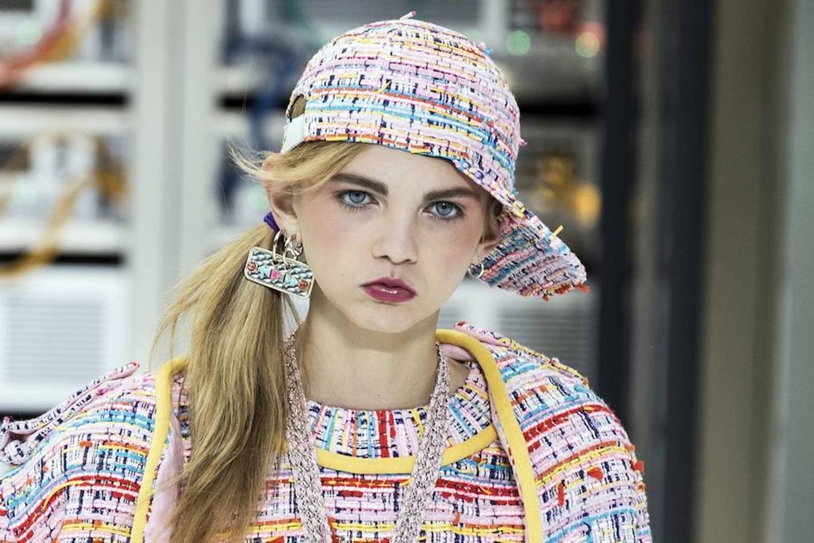 El desfile más futurista de Chanel