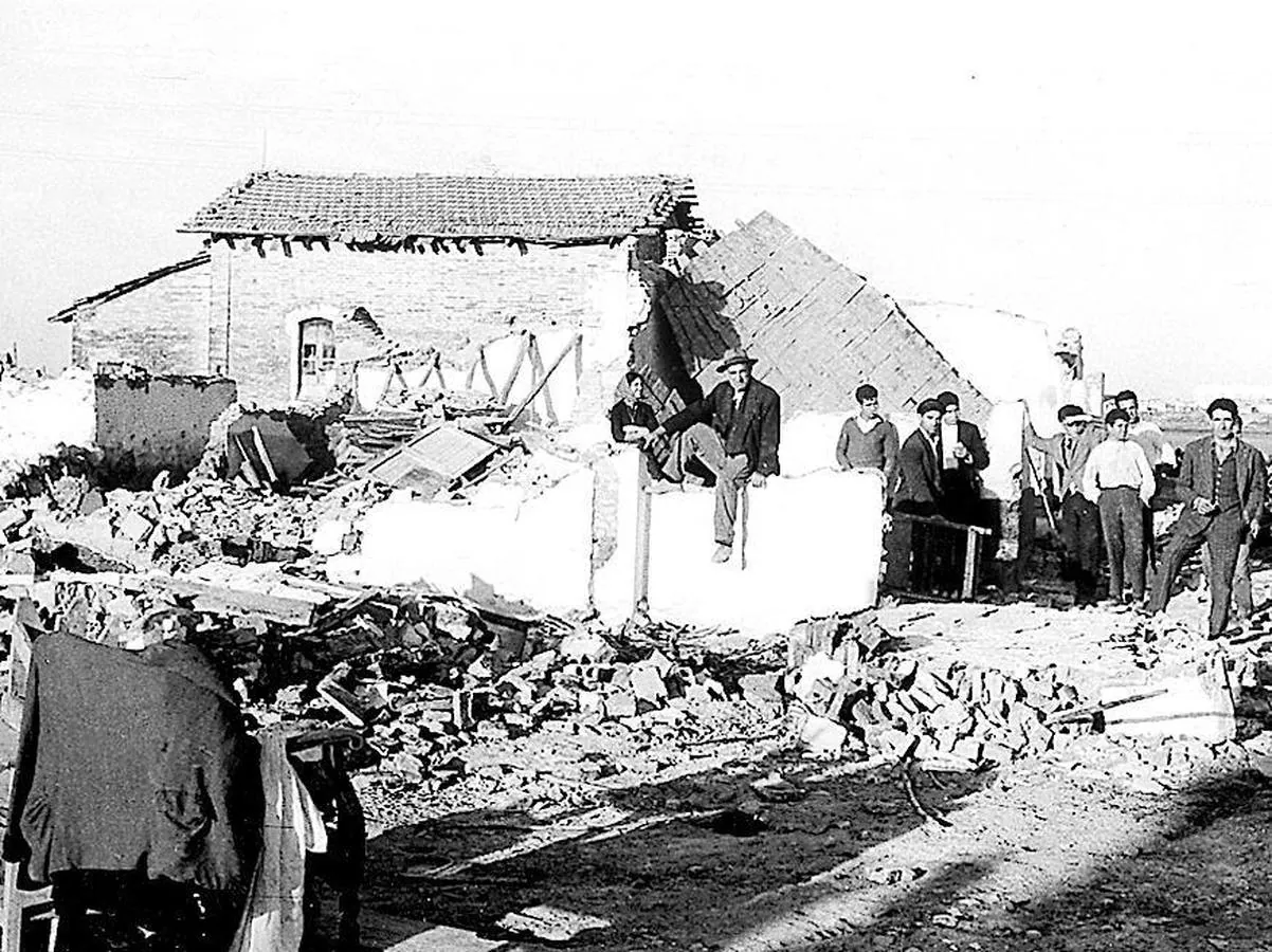 Derribo de viviendas del Vacie en 1960