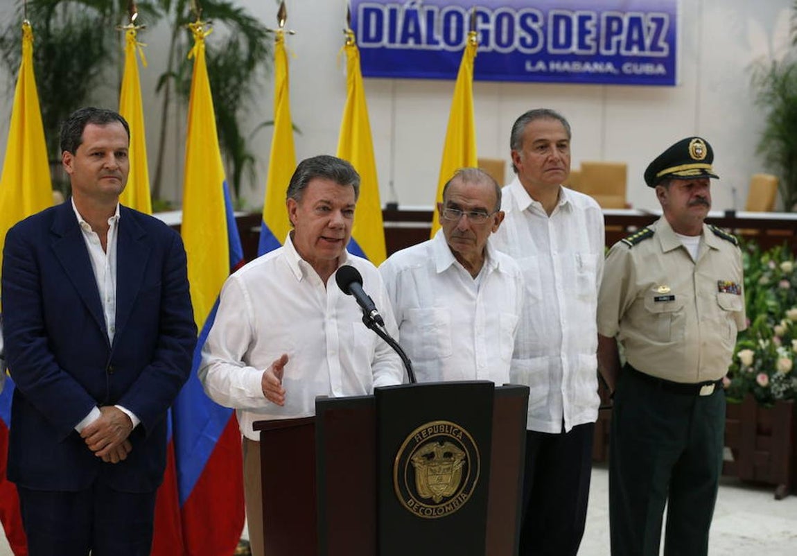 Juan Manuel Santos, Premio Nobel de la Paz 2016, en imágenes. Santos ha tenido un especial protagonismo en el proceso de paz desarrollado en Cuba