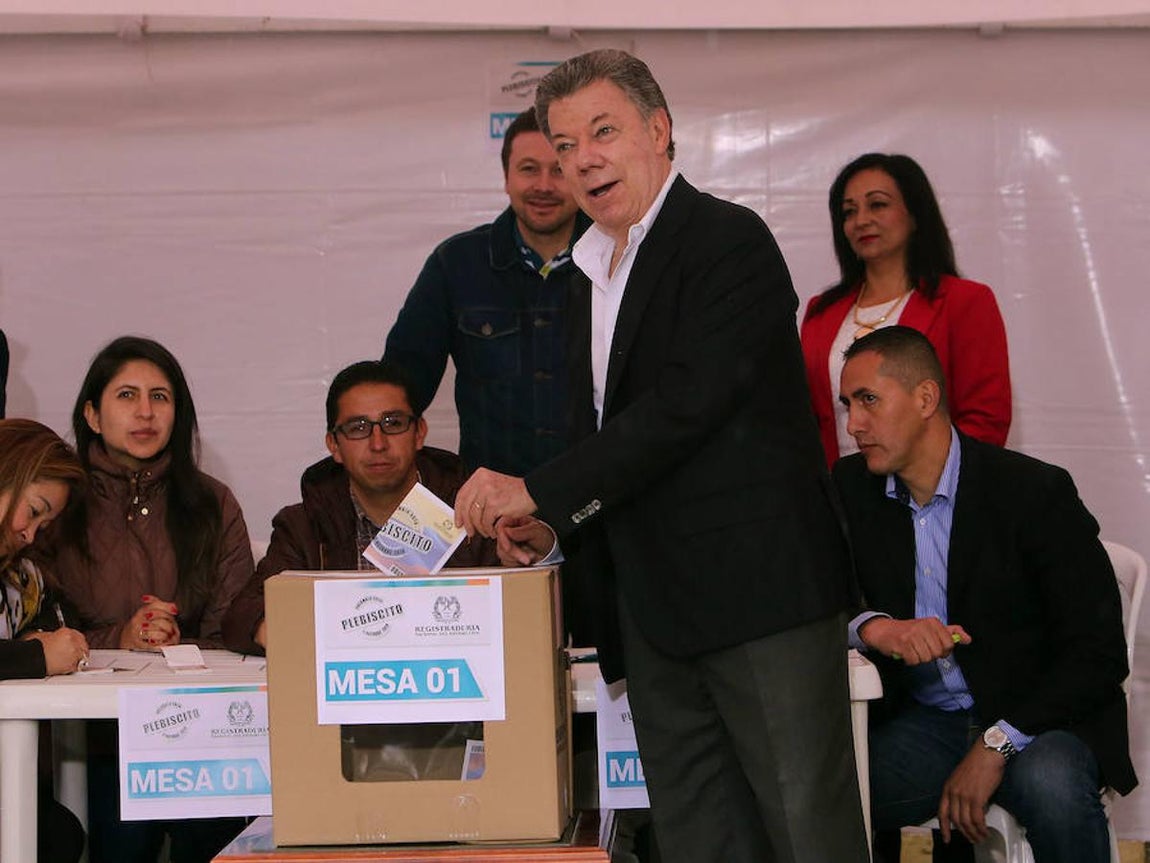 Juan Manuel Santos, Premio Nobel de la Paz 2016, en imágenes. El Nobel de la Paz le llega a Santos tras perder inesperadamente el plebiscito sobre los acuerdos con las FARC
