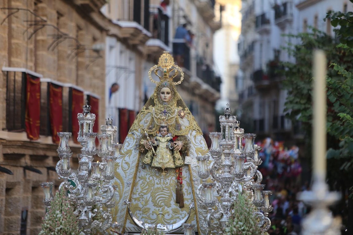 Cádiz celebra la Virgen del Rosario