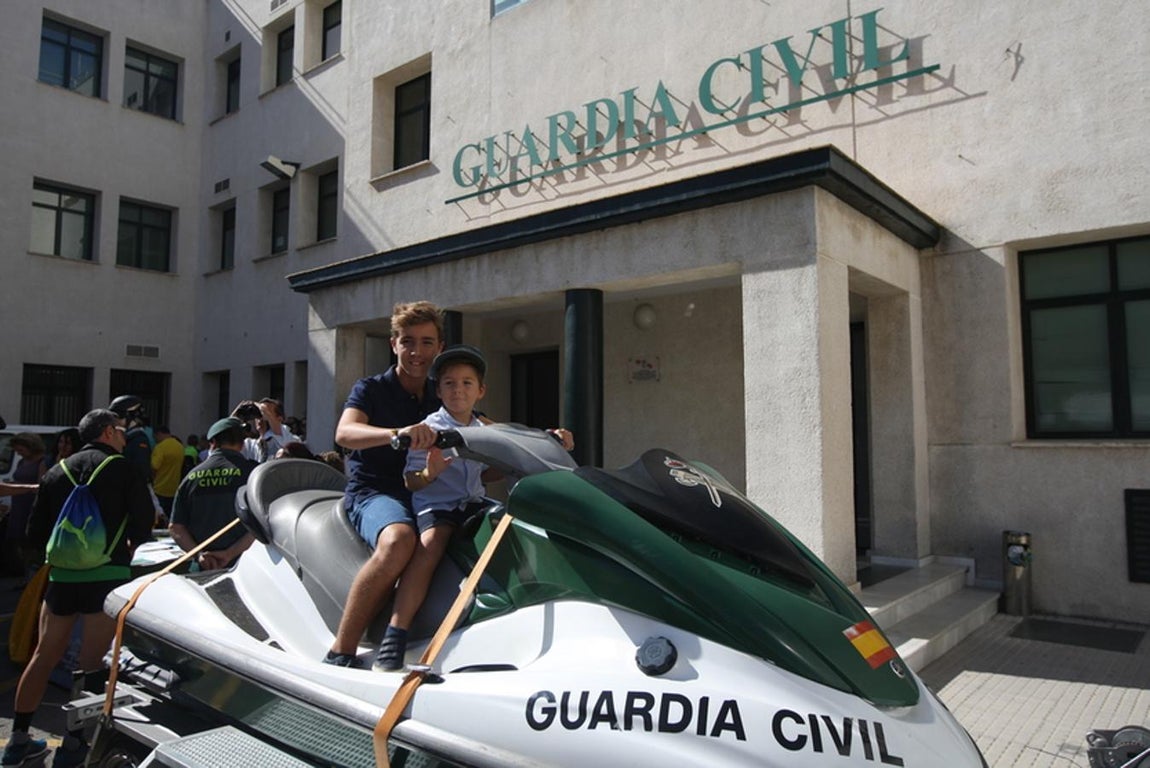 Jornada de puertas abiertas en la Guardia Civil de Cádiz