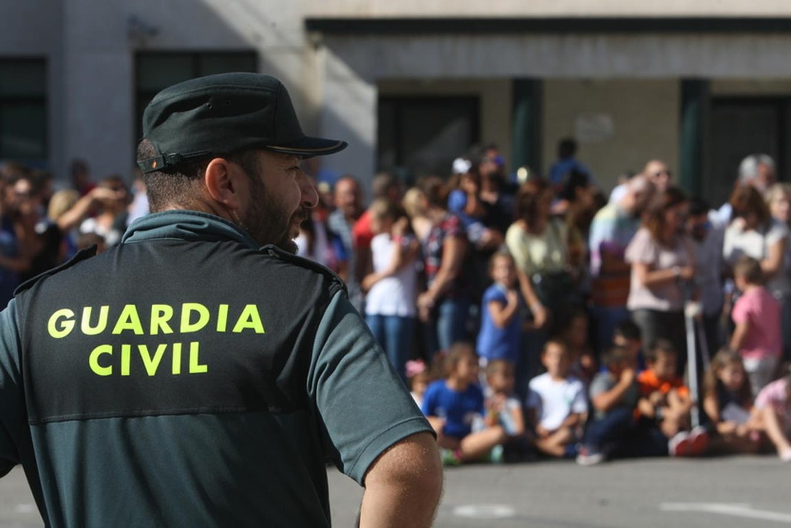 Jornada de puertas abiertas en la Guardia Civil de Cádiz