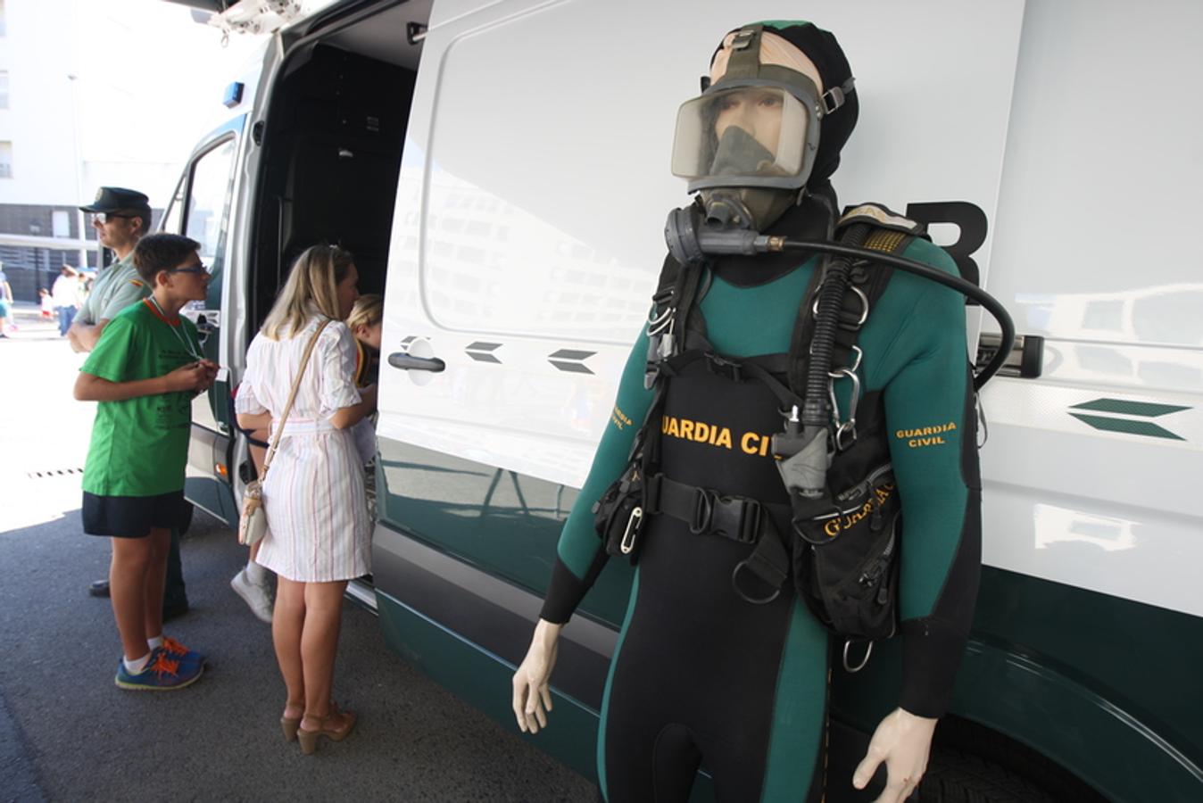 Jornada de puertas abiertas en la Guardia Civil de Cádiz