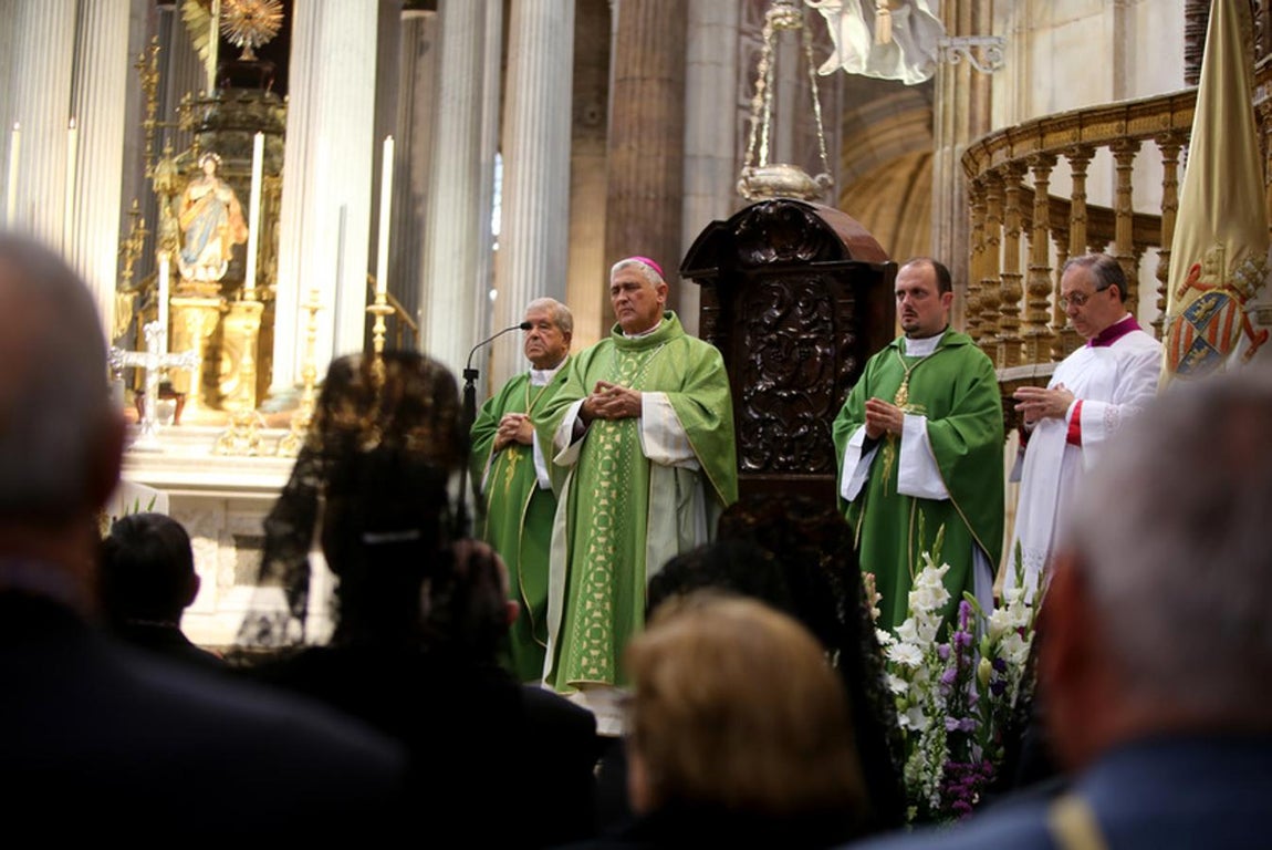 Solemne Función Pontifical en la Catedral