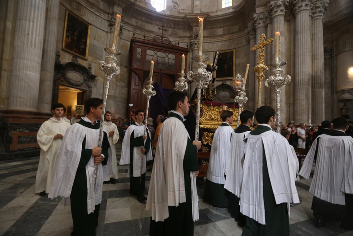 Solemne Función Pontifical en la Catedral
