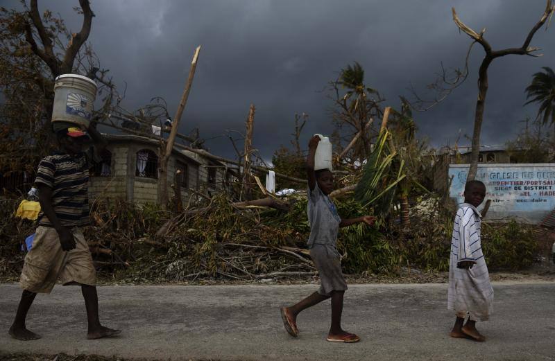 Las imágenes de cómo Haíti trata de recuperarse tras el paso de Matthew
