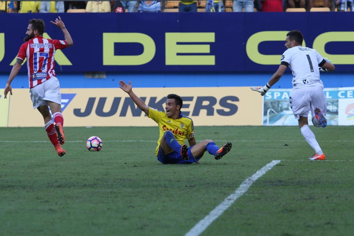 Las imágenes del partido Cádiz CF - Girona FC