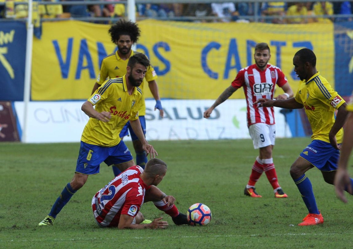 Las imágenes del partido Cádiz CF - Girona FC