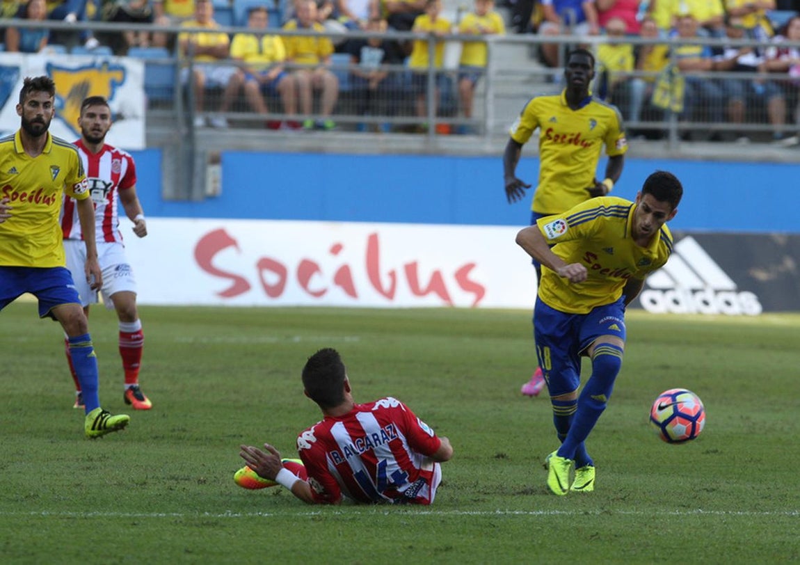 Las imágenes del partido Cádiz CF - Girona FC